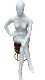 Manequim branco em fibra sentado feminino