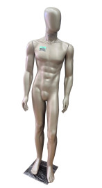 Manequim em fibra masculino bombado bege