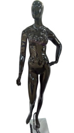 Manequim preto Feminino mo na cintura pernas pose
