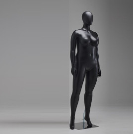 Manequim feminino pluz size preto importado